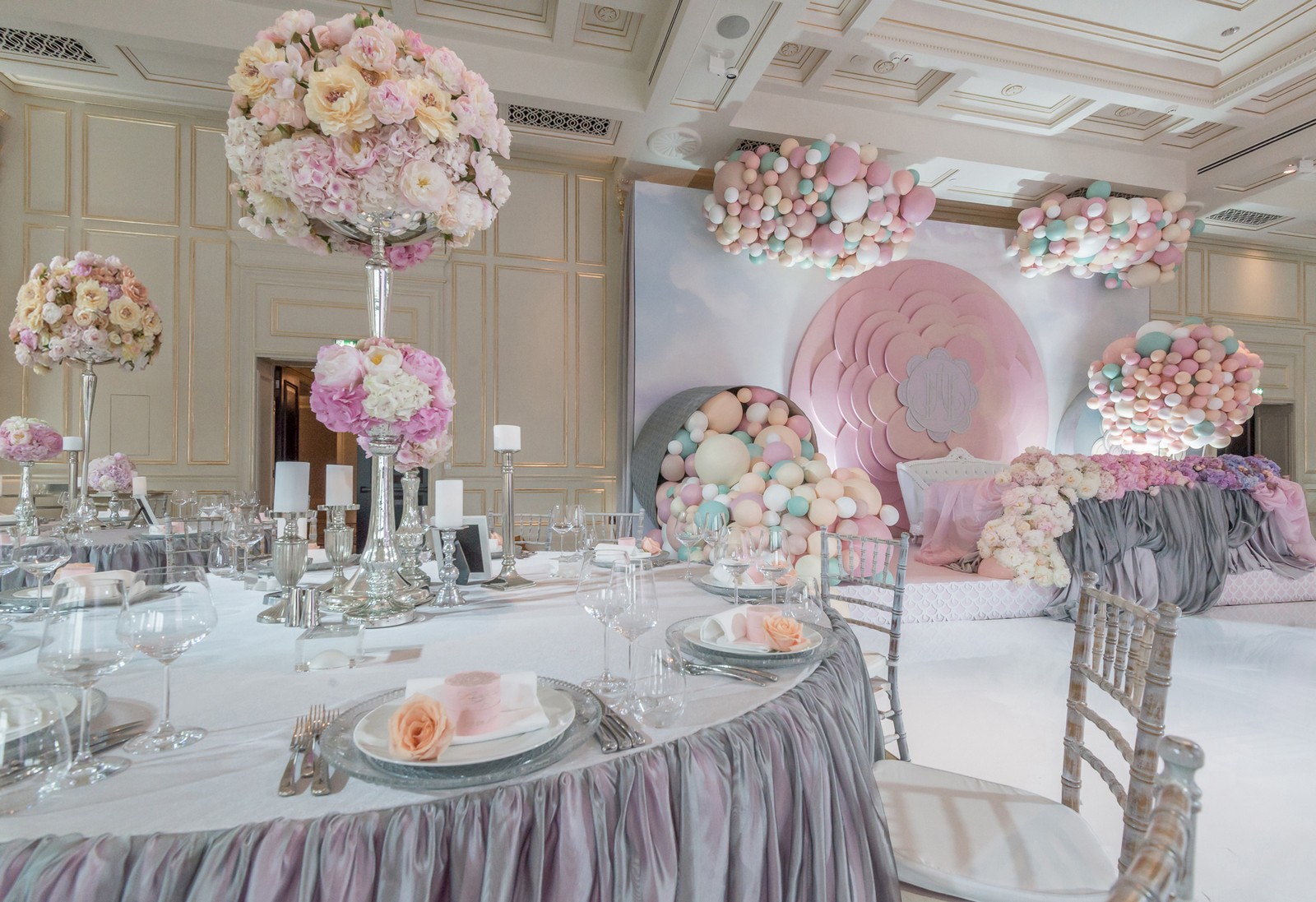 Декор Lid's Eventhouse - пыльные и пудровые оттенки будут также востребованы в свадебном декора 2017