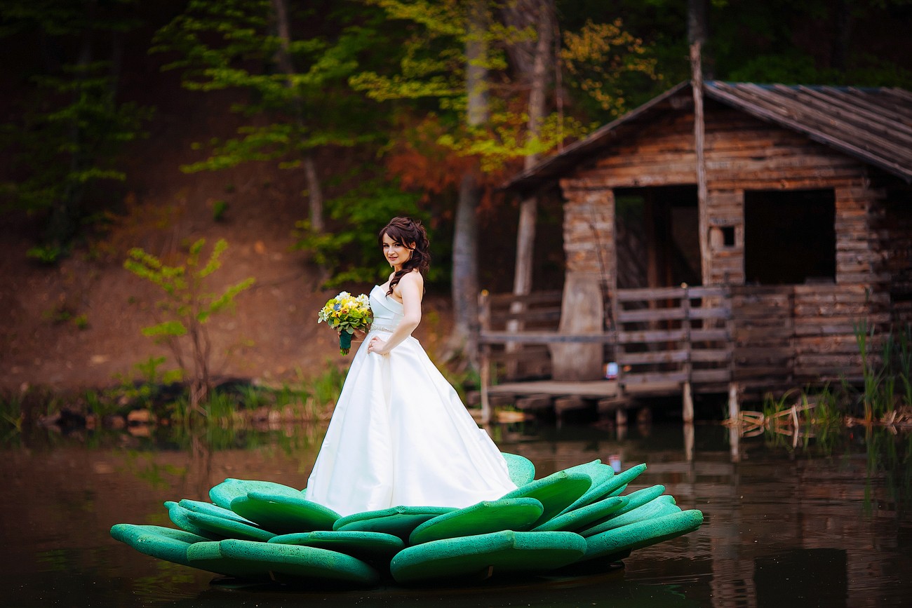 Небо Декор - на свадебную церемонию невеста может приплыть на гигантской кувшинке для вау-эффекта.