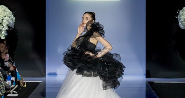 Светлана Евстигнеева, дизайнер и владелица бренда Svetlana Evstigneeva (Москва): «Первое свадебное платье я сшила для своей подруги». Светлана Евстигнеева, дизайнер и владелица бренда Svetlana Evstigneeva (Москва): «Первое свадебное платье я сшила для своей подруги».