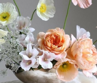 Почему модно украшать свадьбу фермерскими цветами: шортлист цветов по сезонам 